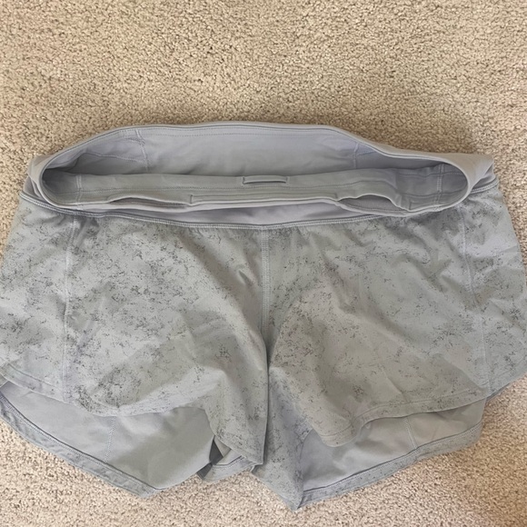 Lululemon Speed Up Mid-Rise Lined Short 4" - Picture 6 of 8